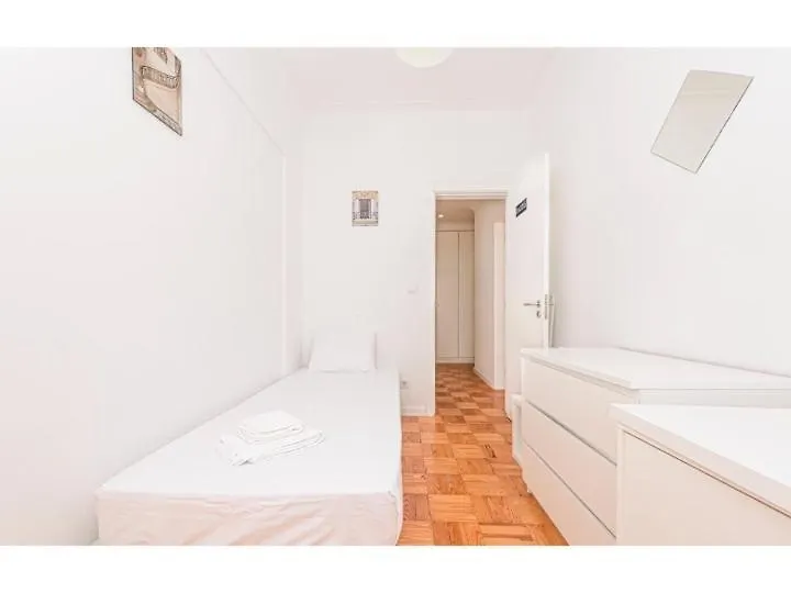 Appartement Houze_Central Lisbon 4 Room Flat